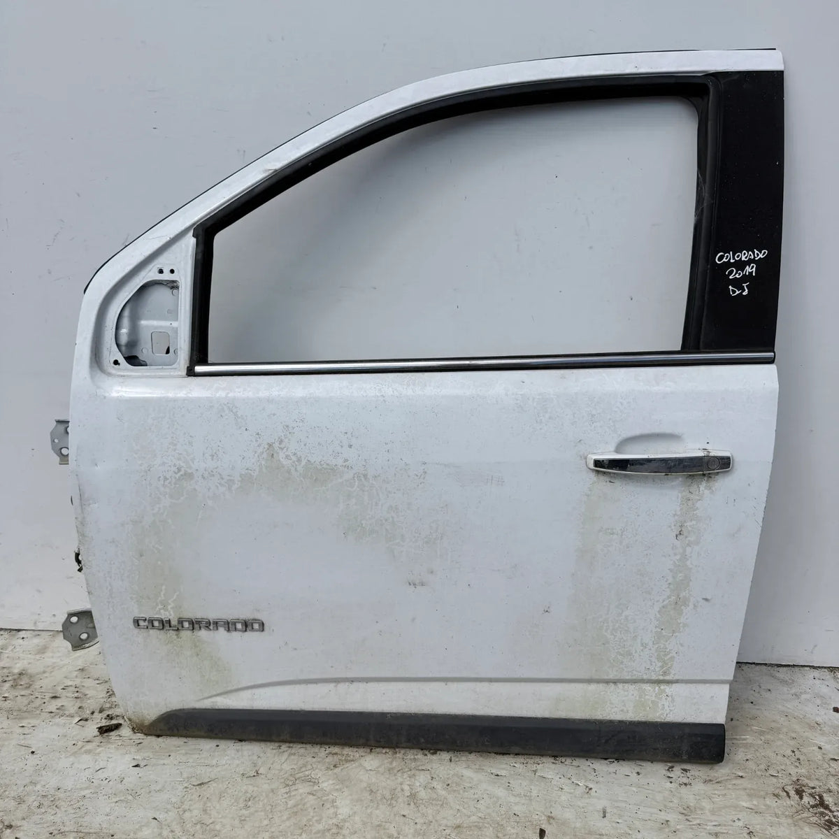 Puerta lata DELANTERA IZQUIERDA Chevrolet Colorado 2019 - 4x2 Bencina Mecánico