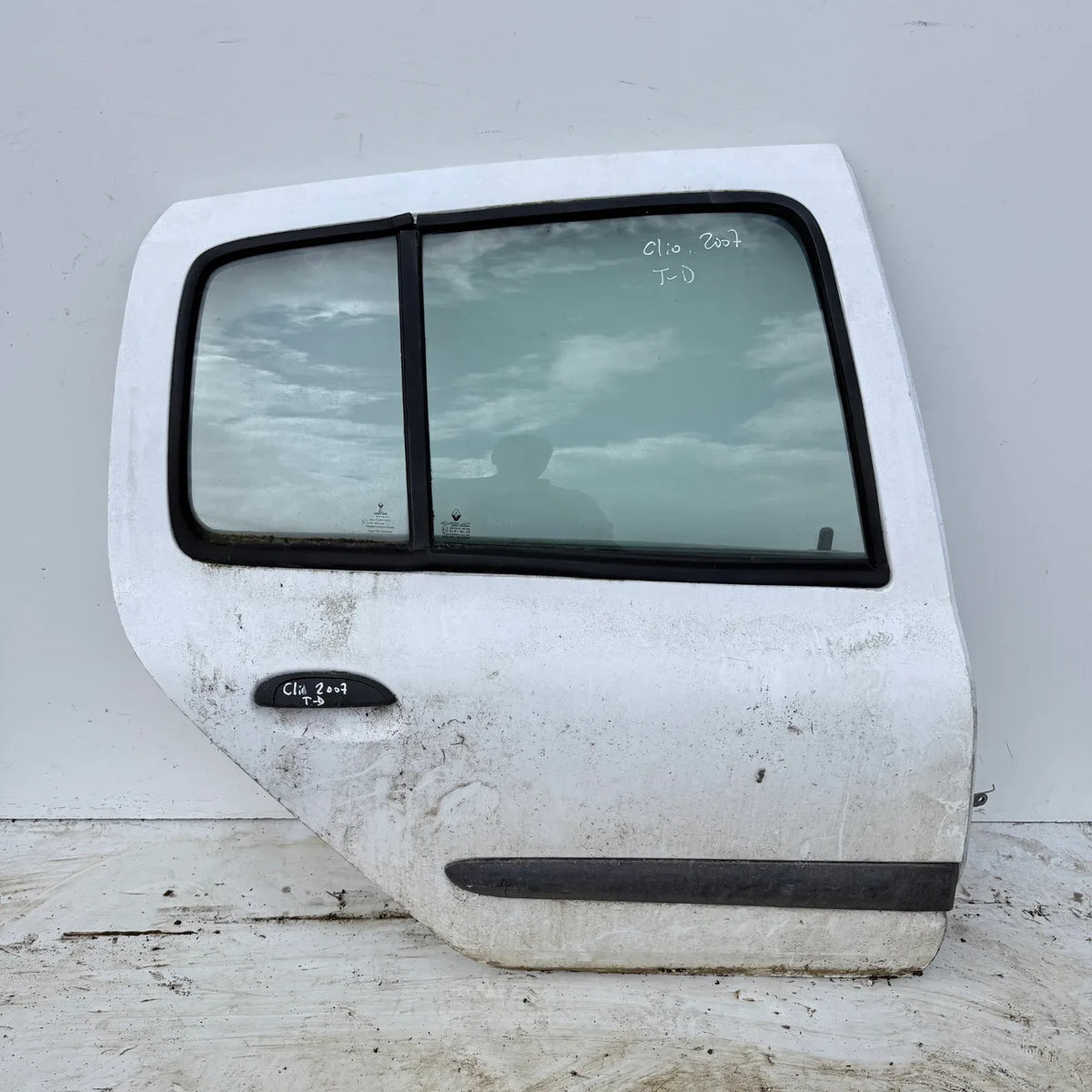 Puerta lata TRASERA DERECHA Renault Clio 2007 - 4x2 Bencina Mecánico