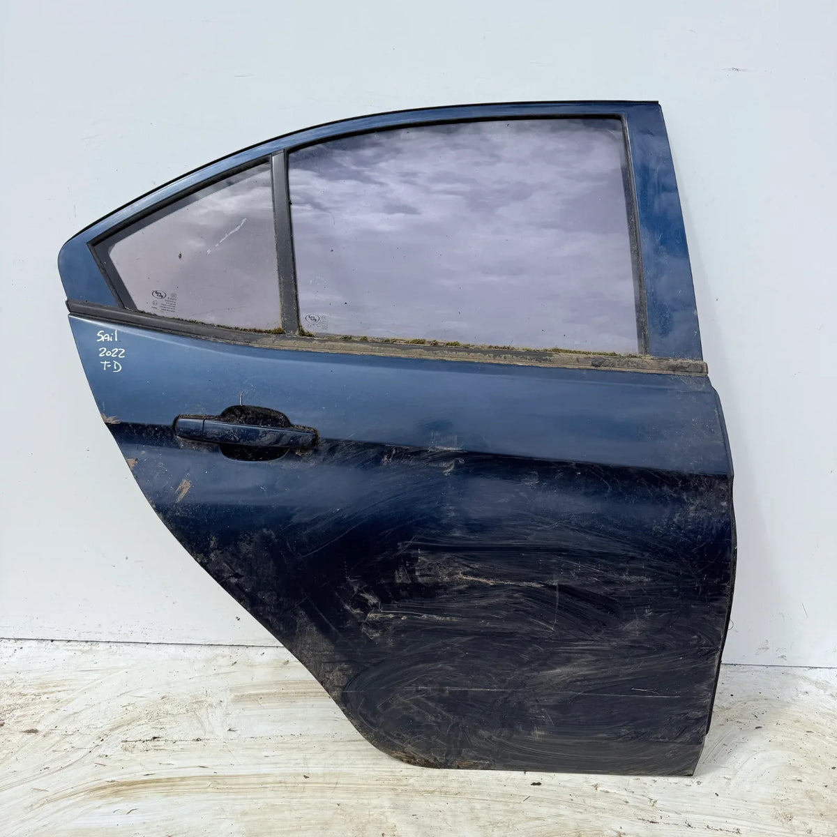 Puerta lata TRASERA DERECHA Chevrolet sail 2022 - 4x2 Bencina Mecánico