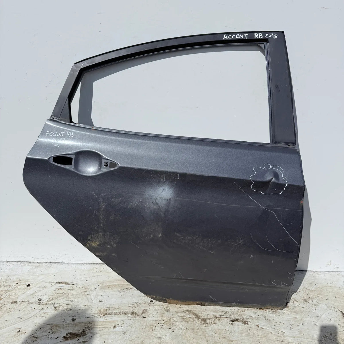 Puerta lata TRASERA DERECHA Hyundai Accent 2018 - 4x2 Bencina Mecánico