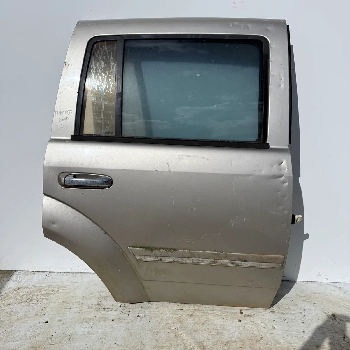 Puerta lata TRASERA DERECHA Dodge DURANGO 2010 - 4x2 Bencina Mecánico