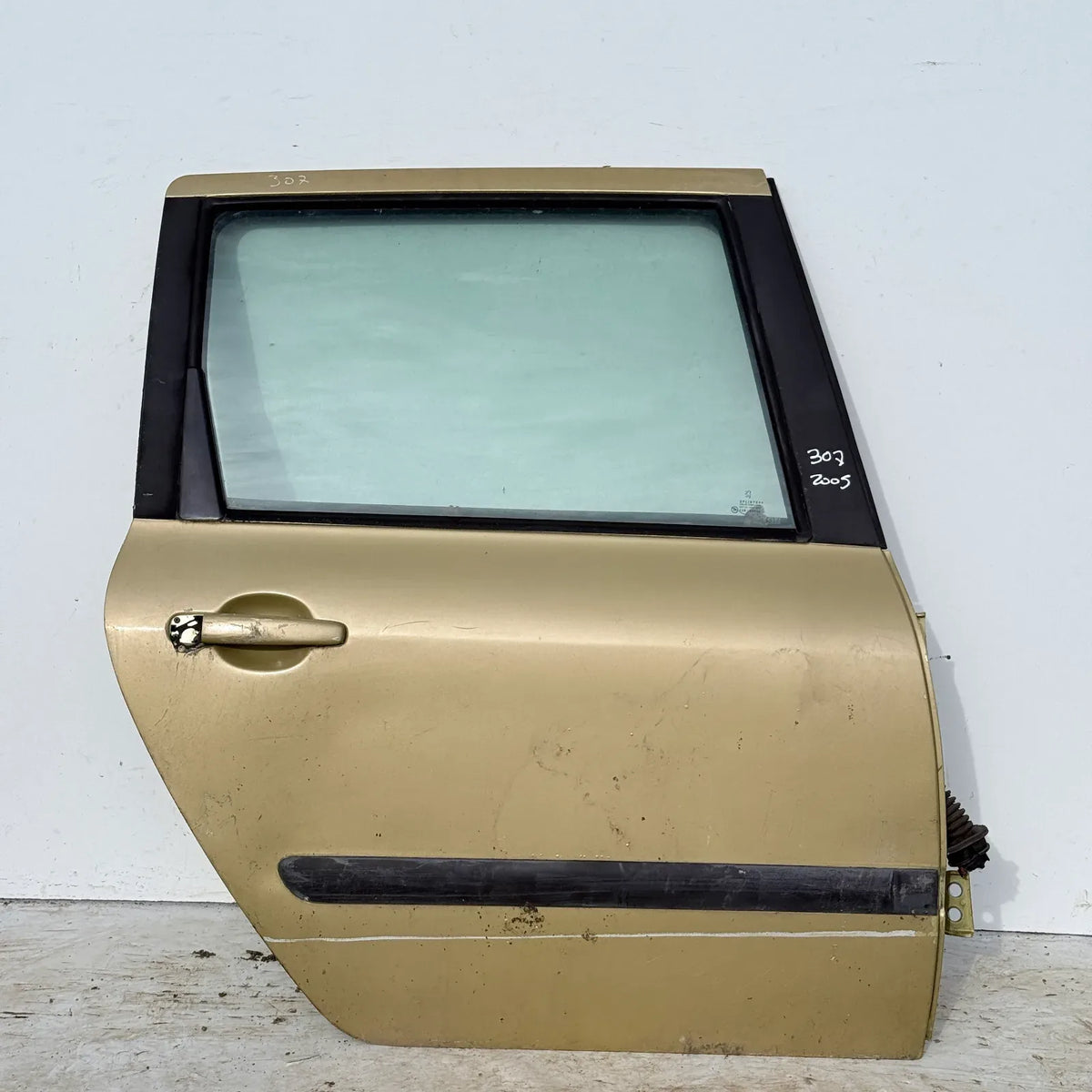 Puerta lata TRASERA DERECHA Peugeot 307 2005 - 4x2 Bencina Mecánico