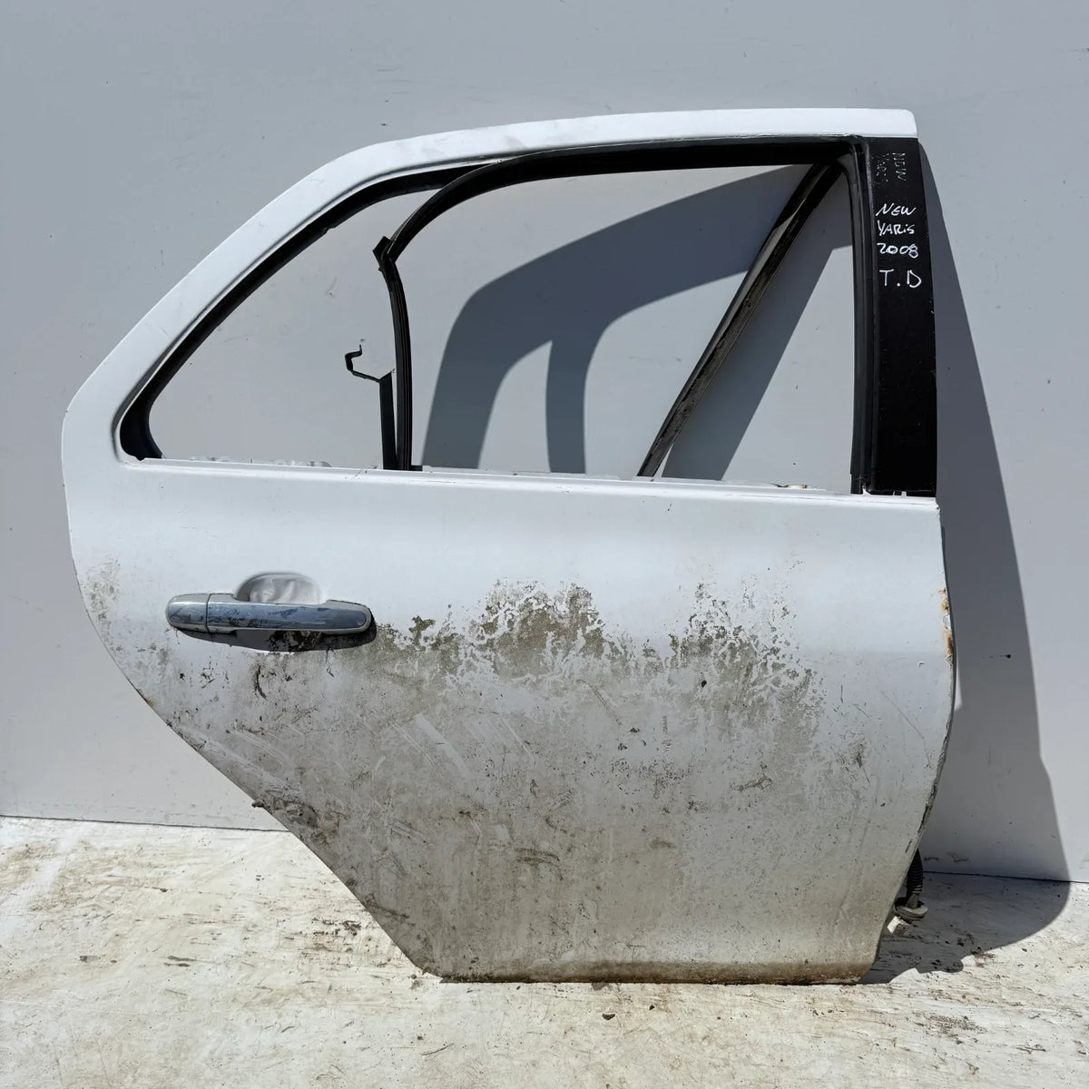 Puerta lata TRASERA DERECHA Toyota New Yaris 2008 - 4x2 Bencina Mecánico