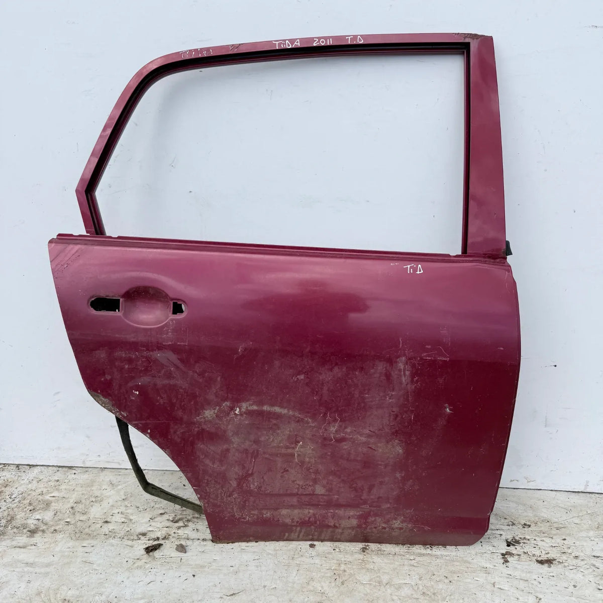 Puerta lata TRASERA DERECHA Nissan Tiida 2011 - 4x2 Bencina Mecánico