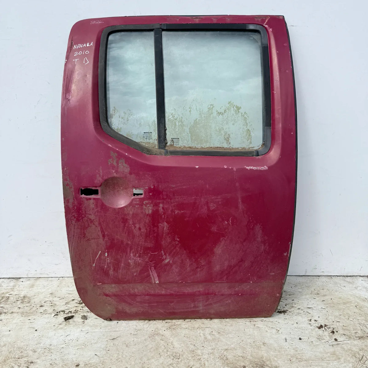 Puerta lata TRASERA DERECHA Nissan Navara 2010 - 4x2 Bencina Mecánico