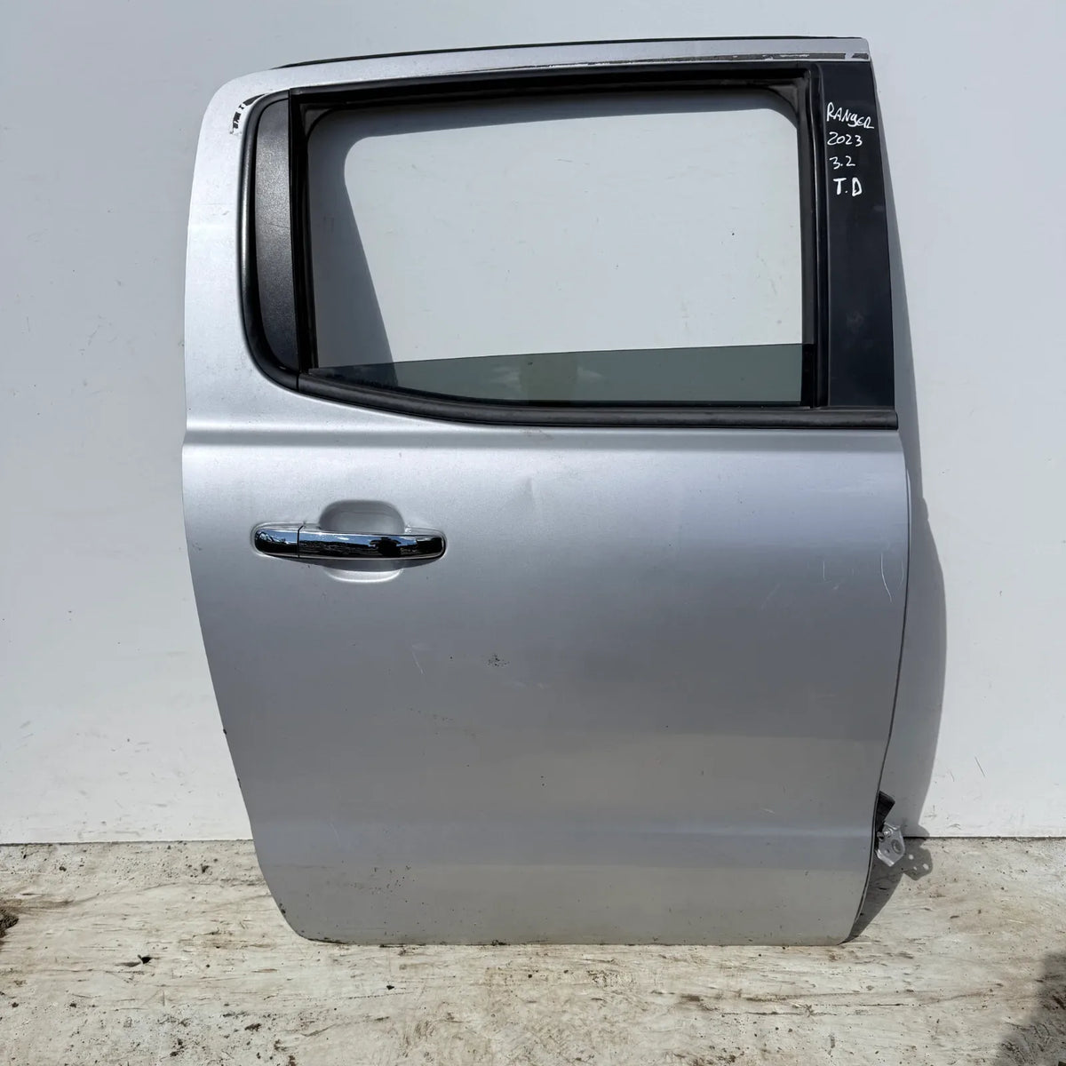 Puerta lata TRASERA DERECHA Ford Ranger 2023 - 3.2 4x2 Bencina Mecánico
