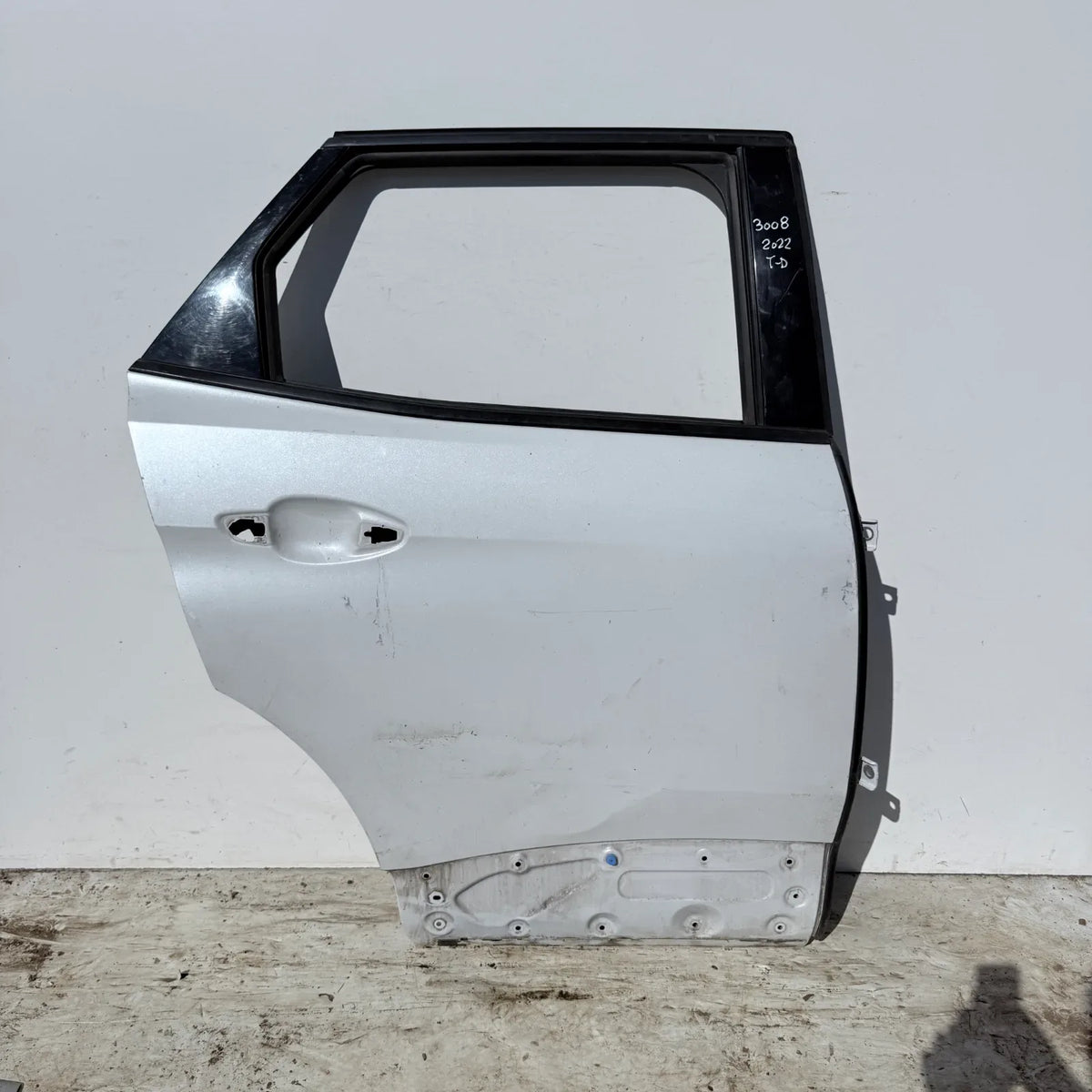 Puerta lata TRASERA DERECHA Peugeot 3008 2022 - 4x2 Bencina Mecánico