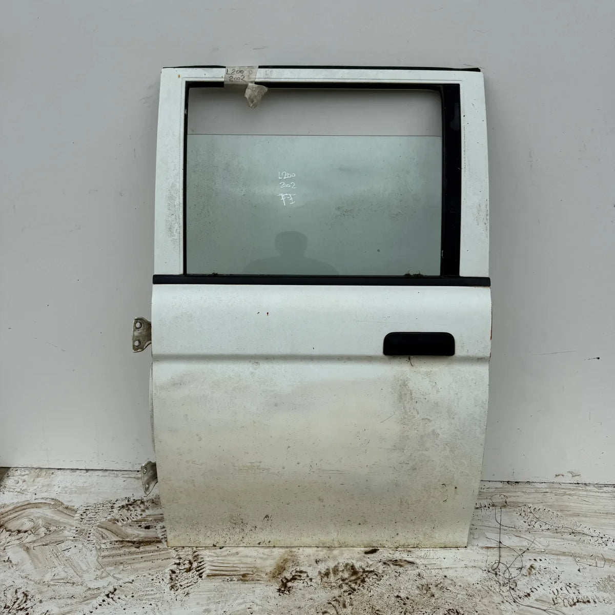 Puerta lata TRASERA IZQUIERDA Mitsubishi L200 2002 - 4x2 Bencina Mecánico