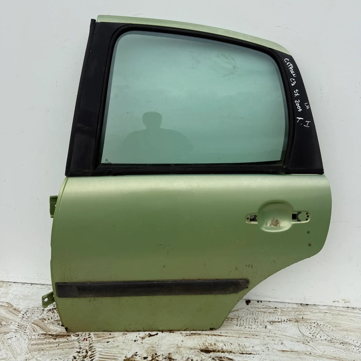 Puerta lata TRASERA IZQUIERDA Citroen C3 2005 - 1.4 4x2 Bencina Mecánico