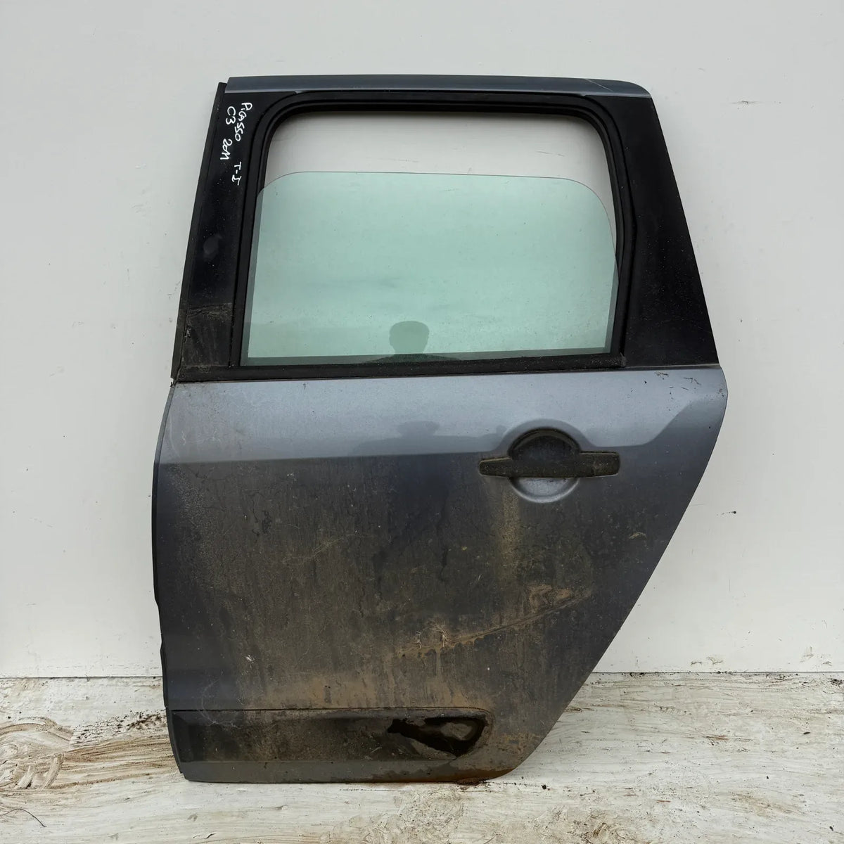 Puerta lata TRASERA IZQUIERDA Citroen C3 Picasso 2011 - 4x2 Bencina Mecánico
