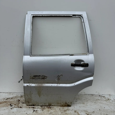 Puerta lata TRASERA IZQUIERDA Mahindra Pickup 2014 - 4x2 Bencina Mecánico