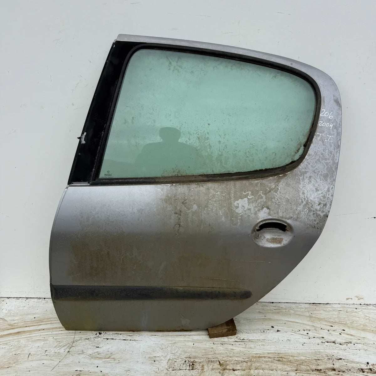 Puerta lata TRASERA IZQUIERDA Peugeot 206 2004 - 4x2 Bencina Mecánico