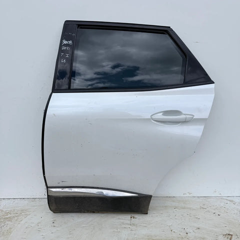 Puerta lata TRASERA IZQUIERDA Peugeot 3008 2021 - 4x2 Bencina Mecánico