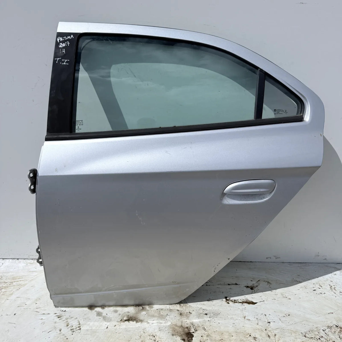 Puerta lata TRASERA IZQUIERDA Chevrolet PRISMA 2017 - 1.4 4x2 Bencina Mecánico