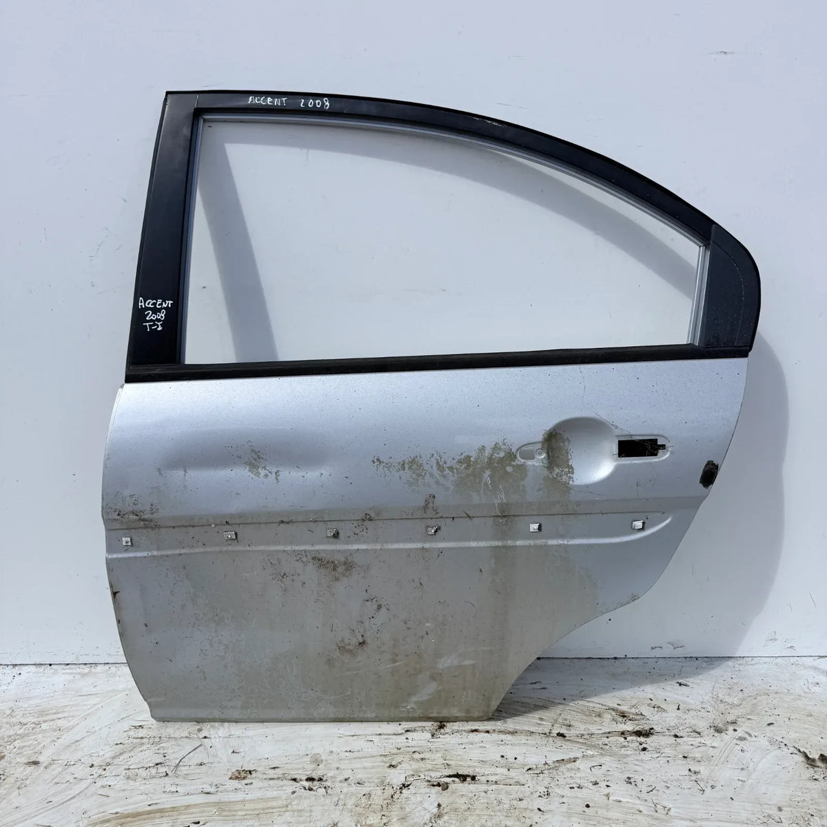 Puerta lata TRASERA IZQUIERDA Hyundai Accent 2008 - 4x2 Bencina Mecánico