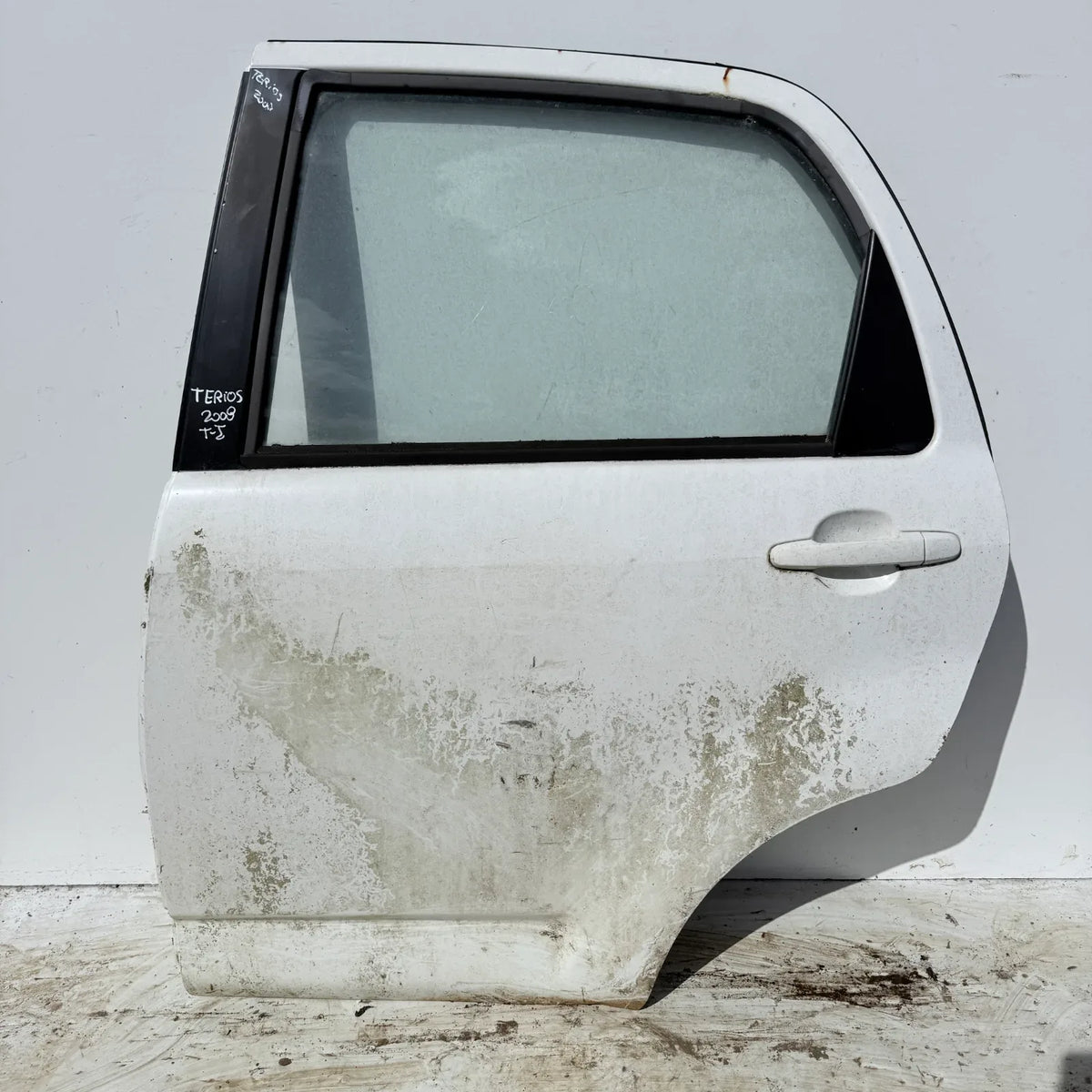 Puerta lata TRASERA IZQUIERDA Daihatsu Terios 2008 - 4x2 Bencina Mecánico