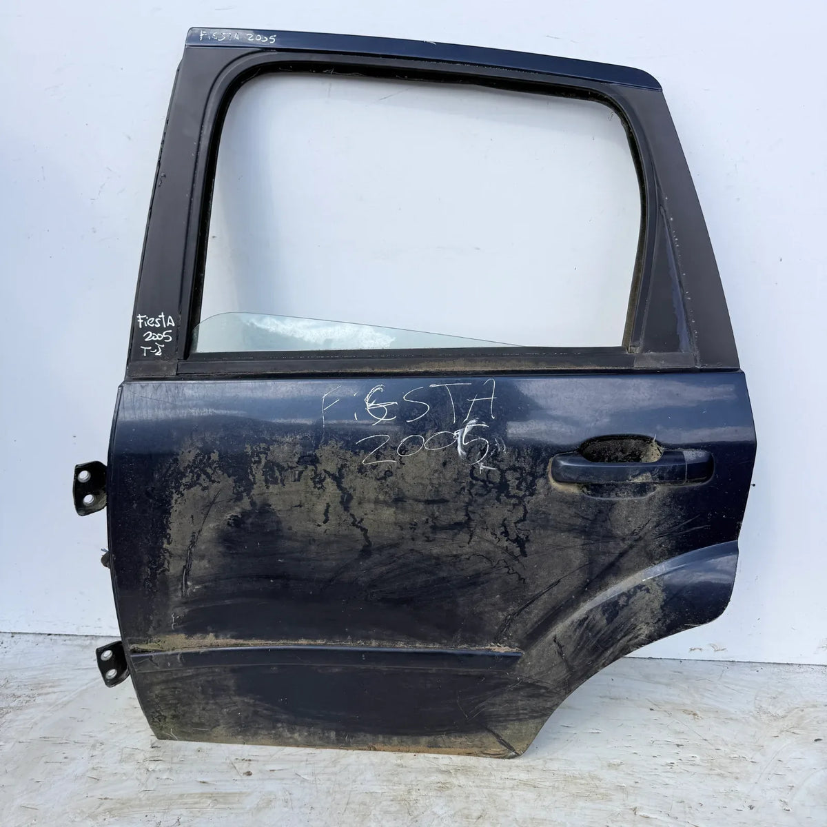 Puerta lata TRASERA IZQUIERDA Ford Fiesta 2005 - 4x2 Bencina Mecánico