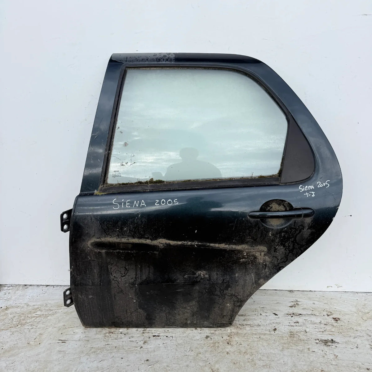 Puerta lata TRASERA IZQUIERDA Fiat Siena  2005 - 4x2 Bencina Mecánico