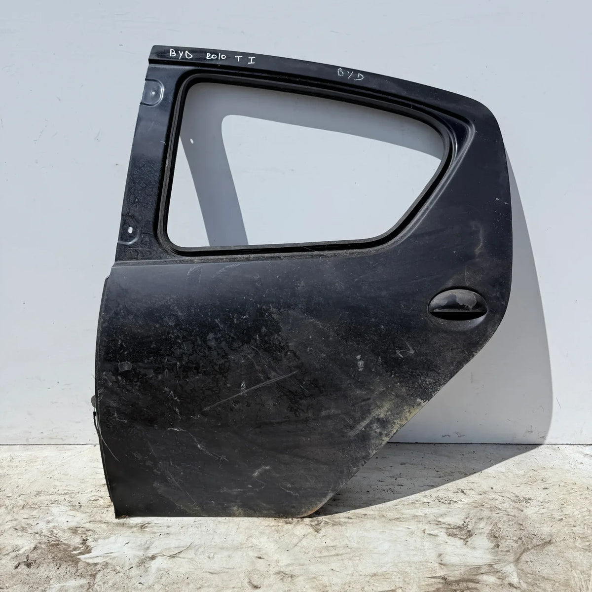 Puerta lata TRASERA IZQUIERDA BYD F0 2010 - 4x2 Bencina Mecánico