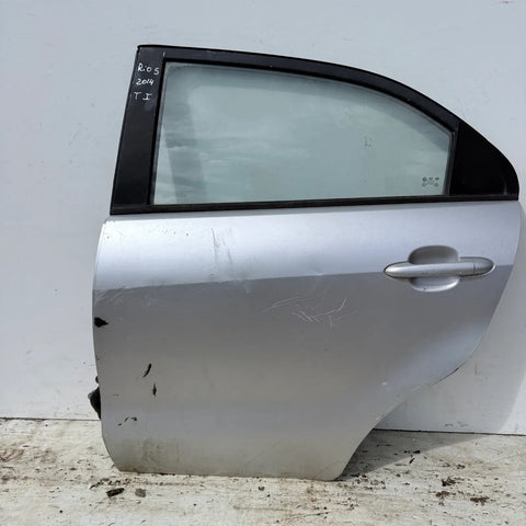 Puerta lata TRASERA IZQUIERDA Kia RIO 5 2014 - 4x2 Bencina Mecánico