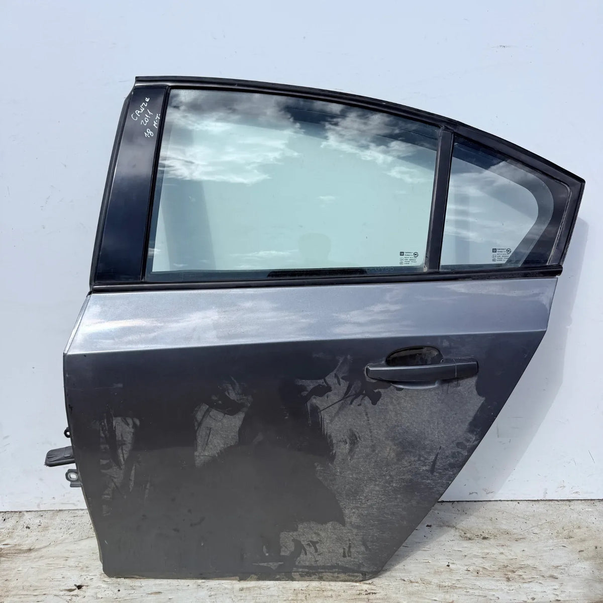 Puerta lata TRASERA IZQUIERDA Chevrolet Cruze 2011 - 4x2 Bencina Mecánico