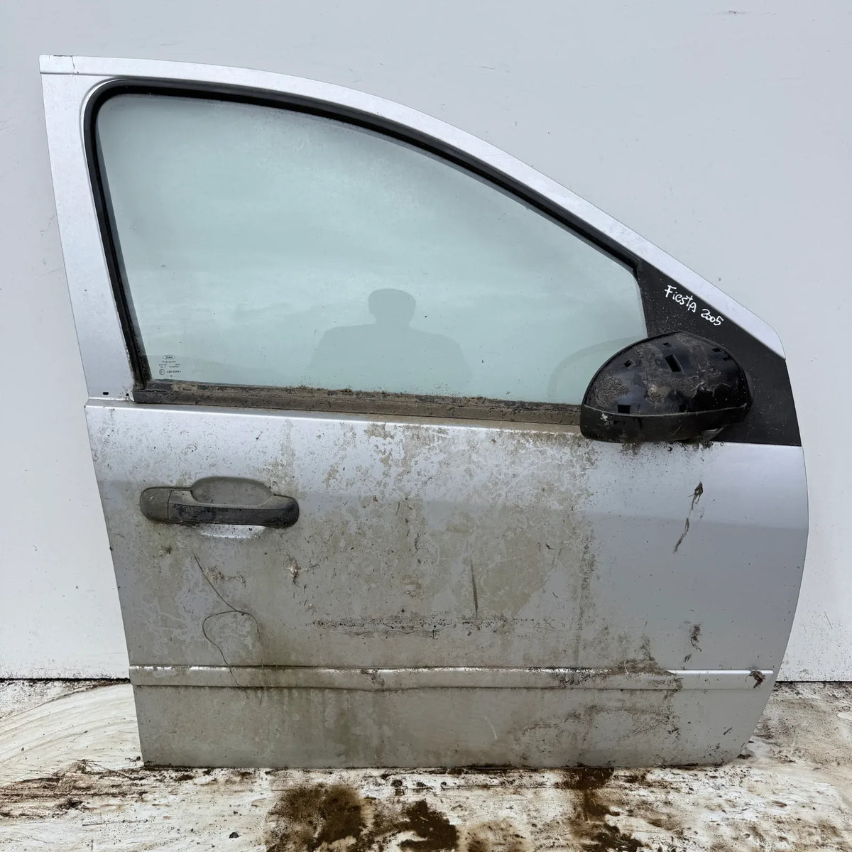 Puerta lata DELANTERA DERECHA Ford Fiesta 2005 - 4x2 Bencina Mecánico
