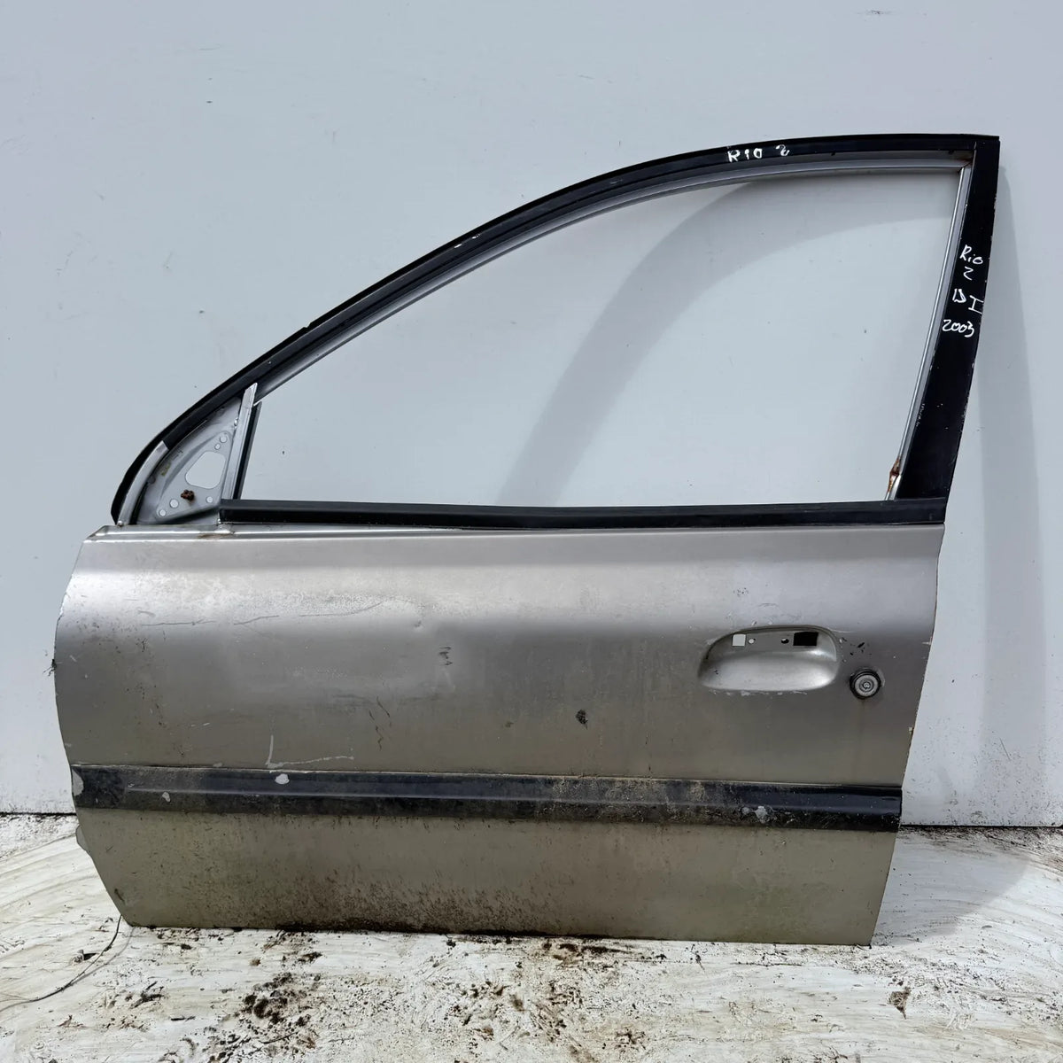 Puerta lata DELANTERA IZQUIERDA Kia Rio 2 2003 - 4x2 Bencina Mecánico
