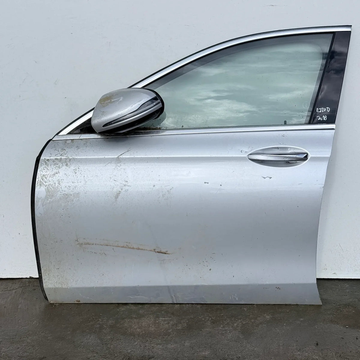 Puerta lata DELANTERA IZQUIERDA MERCEDES BENZ E220 D 2018 - 4x2 Diesel Mecánico