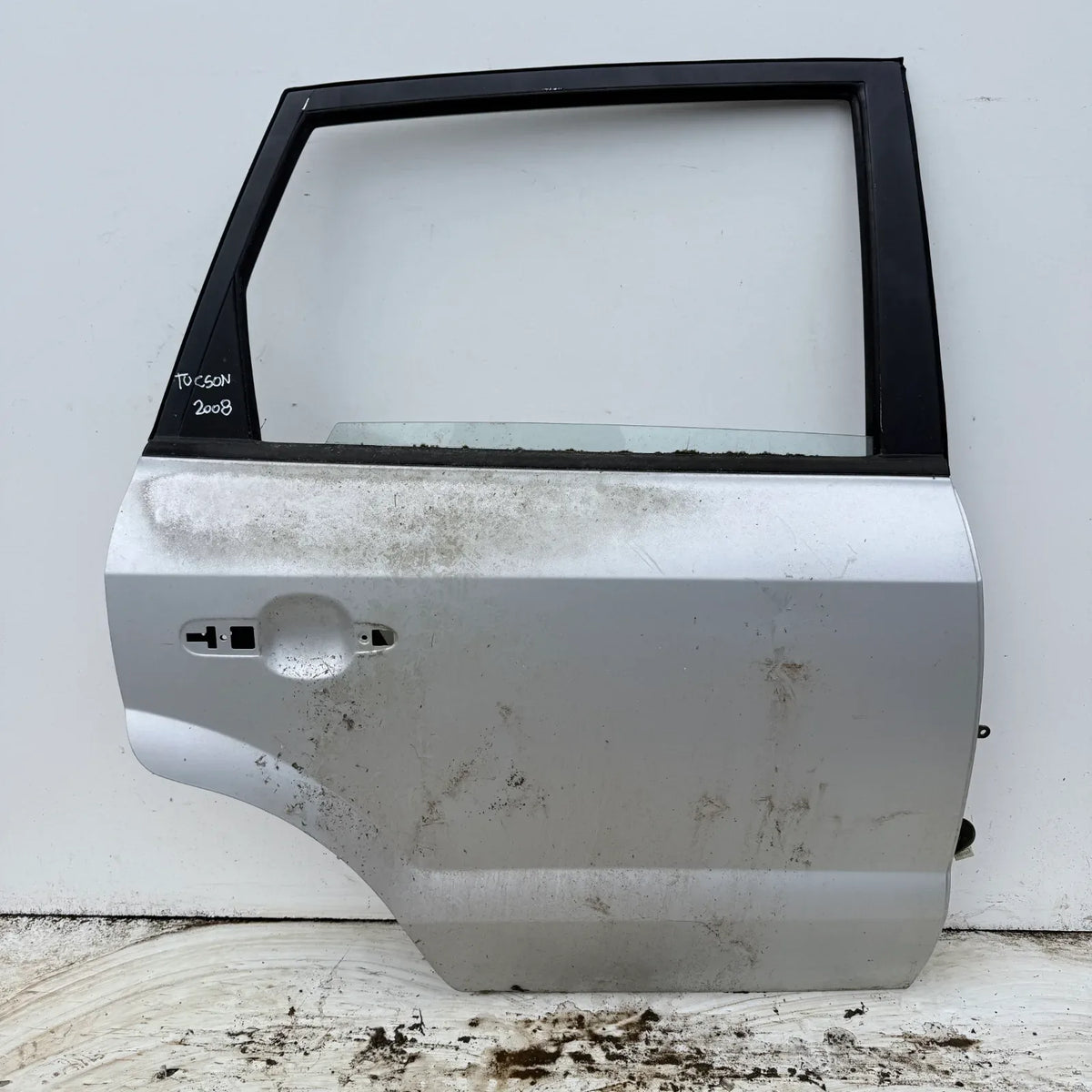 Puerta lata TRASERA DERECHA Hyundai Tucson 2008 - 4x2 Bencina Mecánico