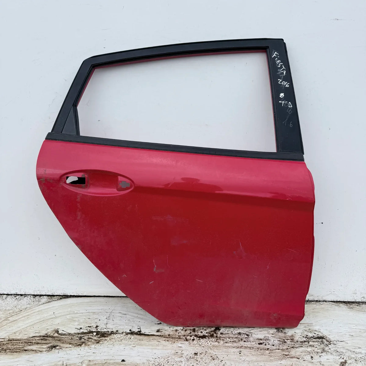 Puerta lata TRASERA DERECHA Ford Fiesta 2016 - 4x2 Bencina Mecánico