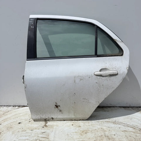 Puerta lata TRASERA IZQUIERDA Toyota New Yaris 2008 - 4x2 Bencina Mecánico