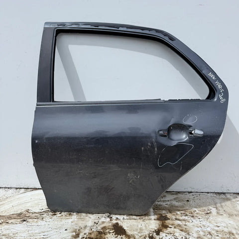 Puerta lata TRASERA IZQUIERDA Toyota New Yaris 2008 - 4x2 Bencina Mecánico