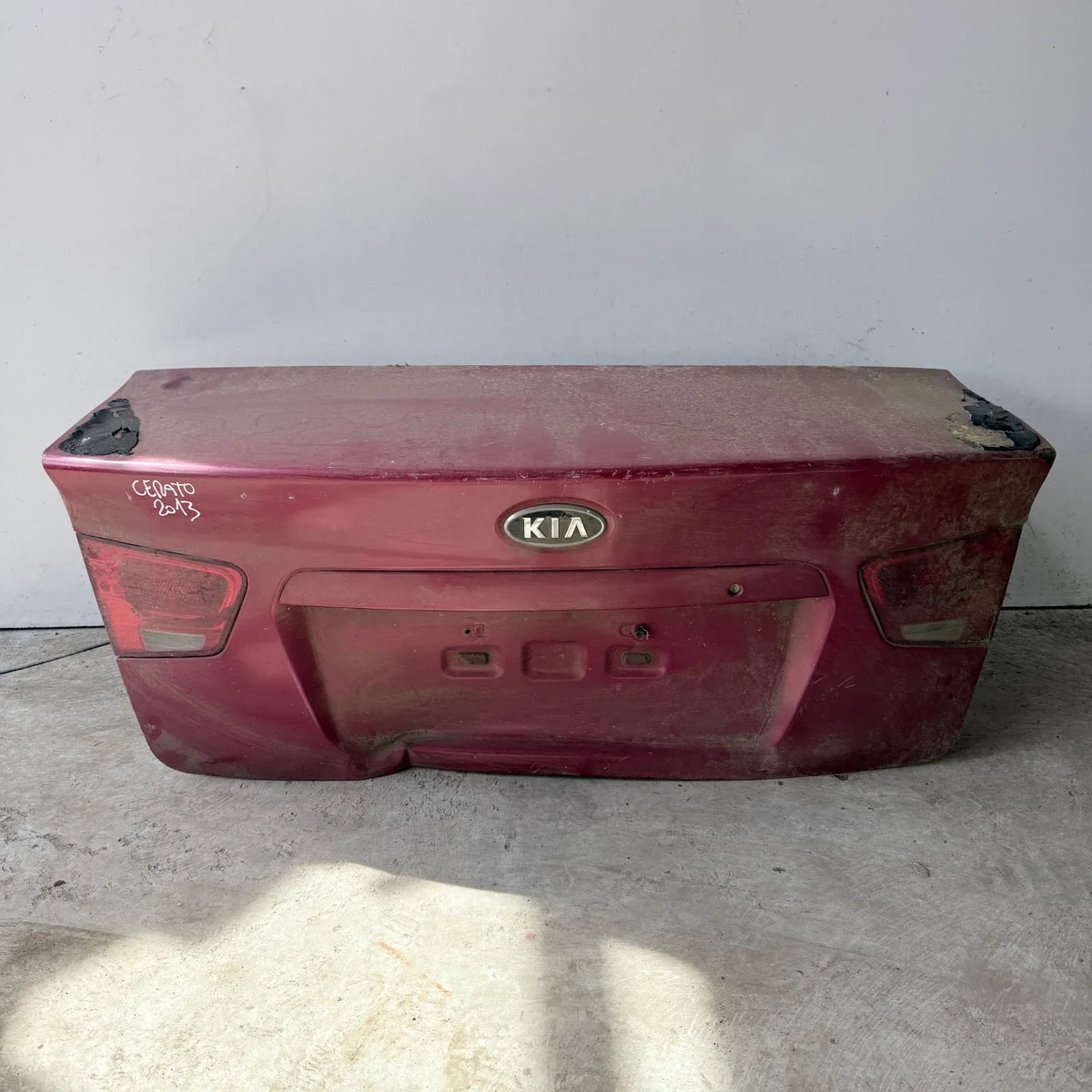 TAPA MALETA Kia Cerato 2013 - 4x2 Bencina Mecánico