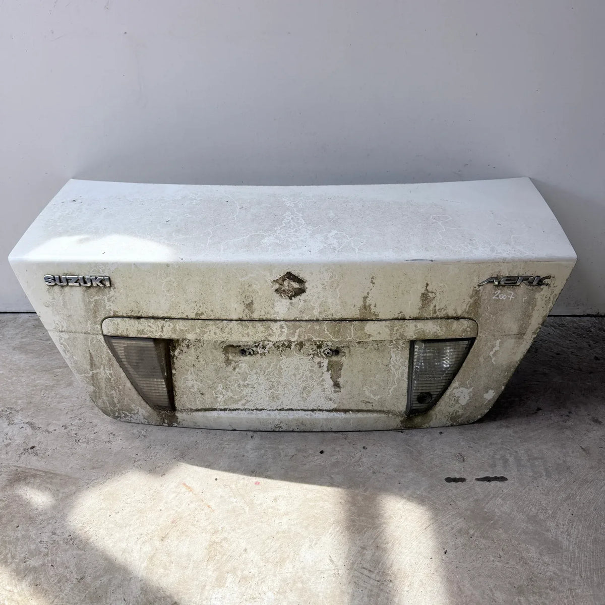 TAPA MALETA Suzuki Aerio  2007 - 4x2 Bencina Mecánico