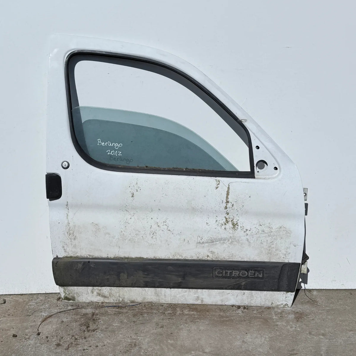 Puerta lata DELANTERA DERECHA Citroen Berlingo 2012 - 4x2 Diesel Mecánico