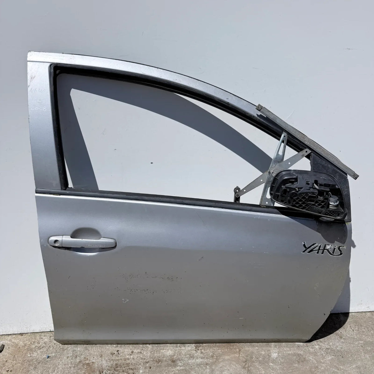 Puerta lata DELANTERA DERECHA Toyota New Yaris 2008 - 4x2 Bencina Mecánico