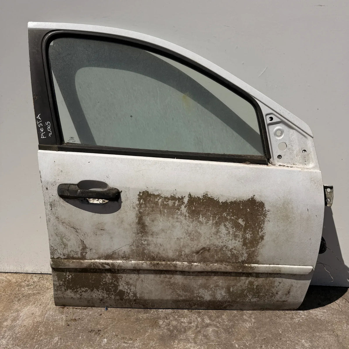 Puerta lata DELANTERA DERECHA Ford Fiesta 2005 - 4x2 Bencina Mecánico