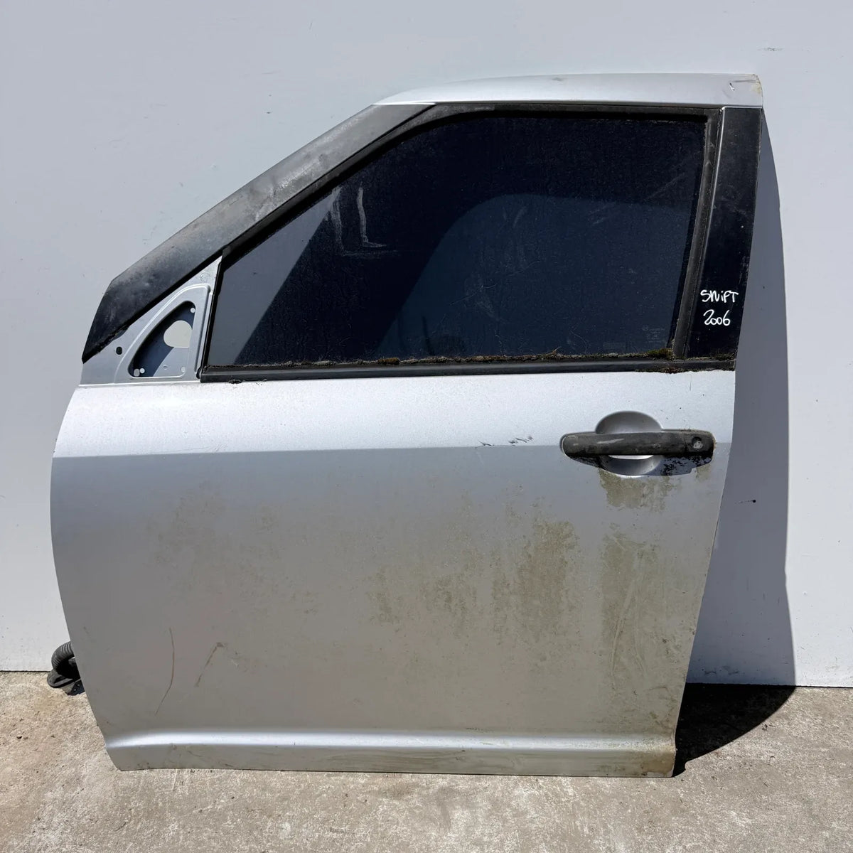 Puerta lata DELANTERA IZQUIERDA Suzuki Swift 2006 - 4x2 Bencina Mecánico