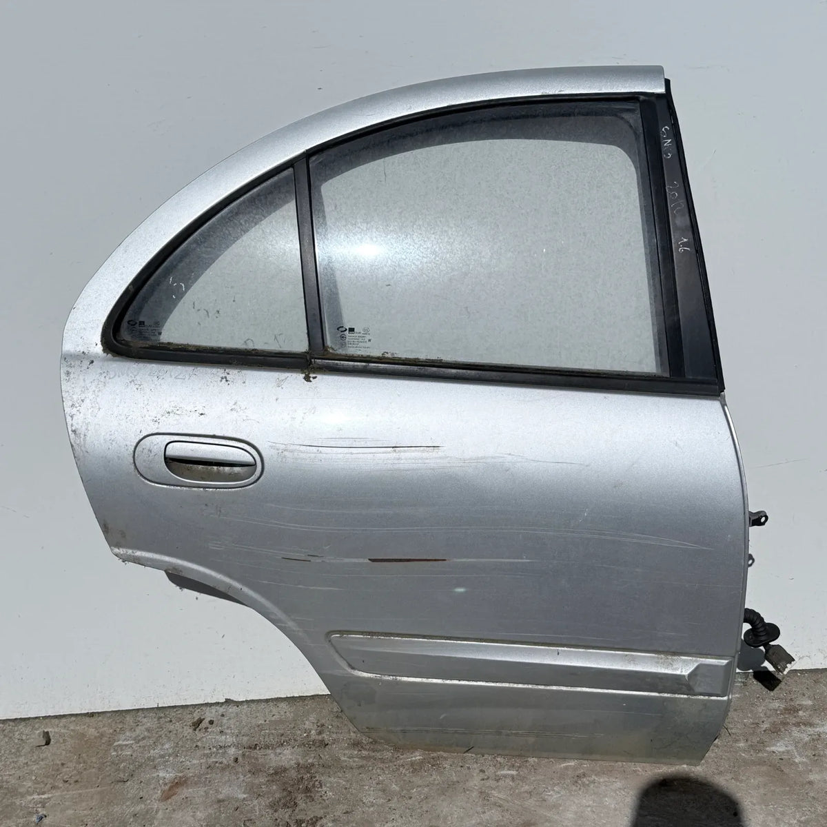 Puerta lata TRASERA DERECHA SAMSUNG SM3 2012 - 4x2 Bencina Mecánico
