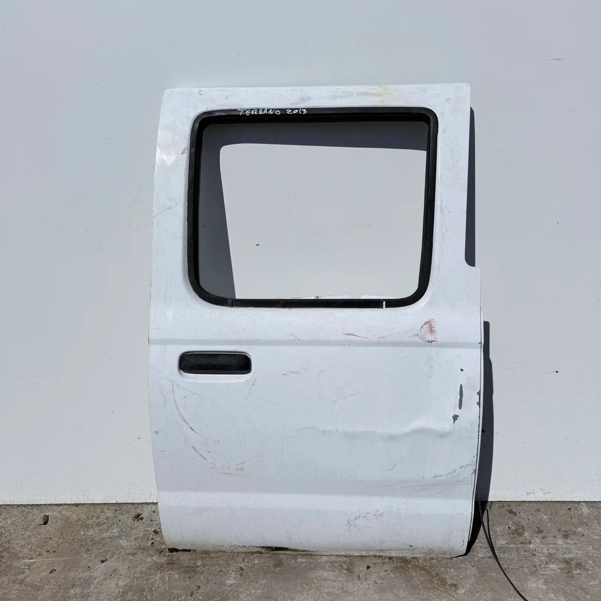 Puerta lata TRASERA DERECHA Nissan Terrano 2013 - 4x2 Diesel Mecánico