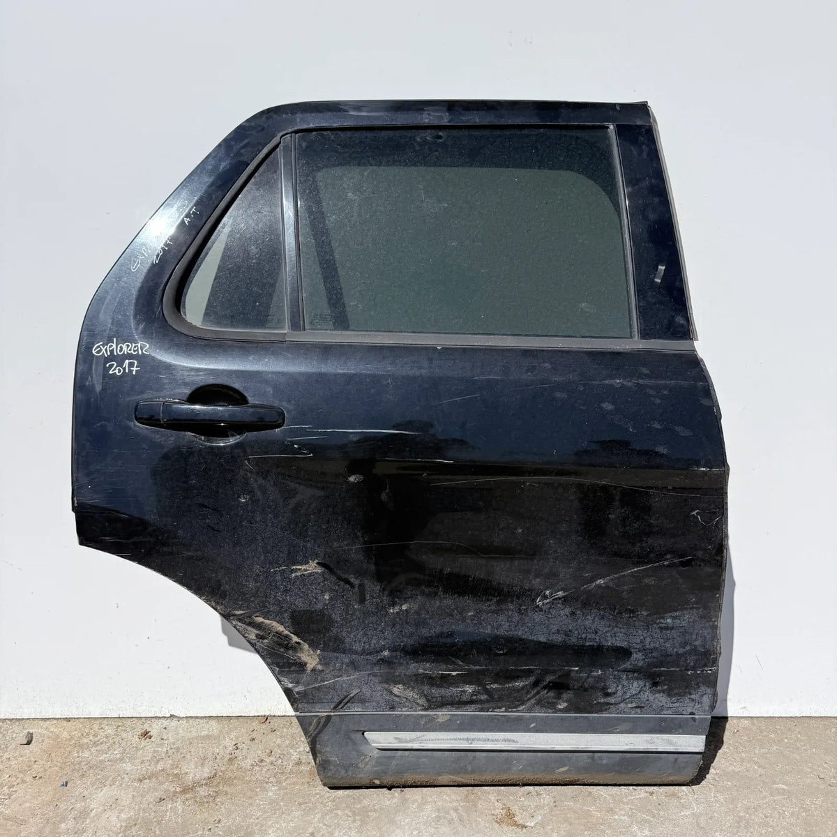 Puerta lata TRASERA DERECHA Ford Explorer 2017 - 4x2 Bencina Mecánico