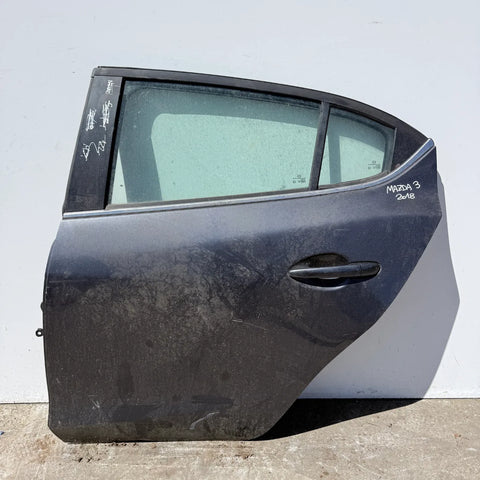 Puerta lata TRASERA IZQUIERDA Mazda 3 2018 - 4x2 Bencina Mecánico
