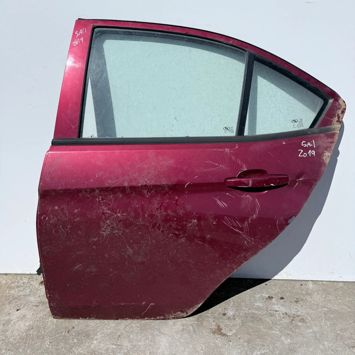 Puerta lata TRASERA IZQUIERDA Chevrolet sail 2019 - 4x2 Bencina Mecánico