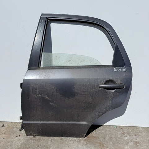 Puerta lata TRASERA IZQUIERDA Suzuki Sx4 2015 - 4x2 Bencina Mecánico