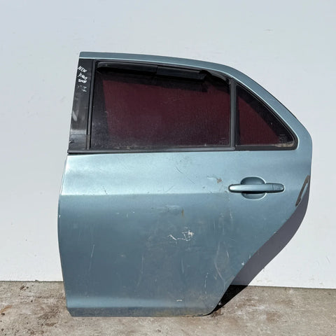 Puerta lata TRASERA IZQUIERDA Toyota New Yaris 2008 - 4x2 Bencina Mecánico