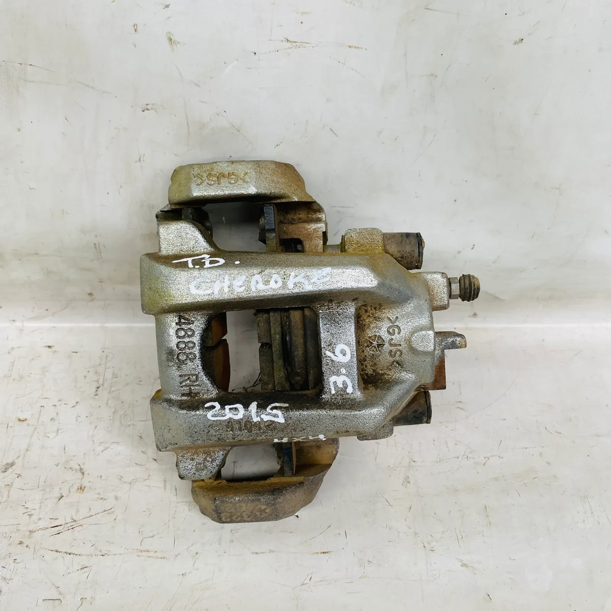 CALIPER TRA-DER Jeep Cherokee 2015 - 3.6 4x2 Bencina Mecánico